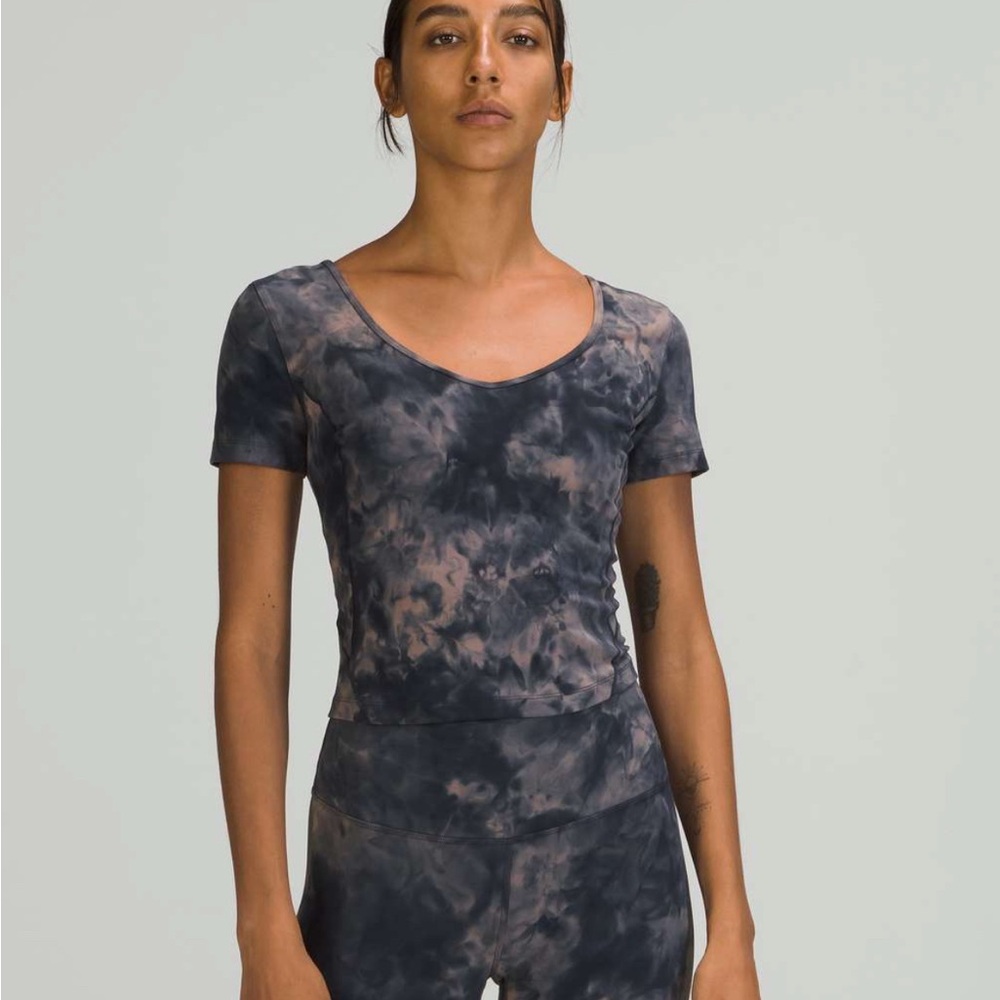 Lululemon NWT Align Short Sleeve Tee | Navy Tie-Dye | Size 6
